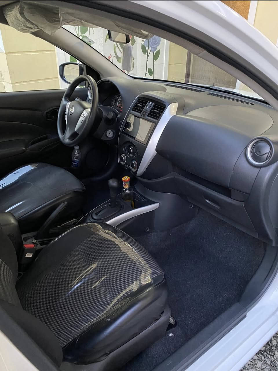 السلام عليكم
للبيع 
نيسان صني موديل 2023 
رقم مميز أربيل 
ماشية 73 
السيارة نضيفه 
داخل اسود 
شاشه كار بلي بلادي 
كامرة خلفيه 
تحكم ستيرن جهتين 
اشاير بلمري 
تكحم كهربائي بلمري 
أربع جام كهربائي 
قطعتين تبريد 
بيه بارد صغير بزاويه البنيد 
وإصبع بحافة الجنطه 
كير ومحرك وتبريد مكفولات 
السعر ب 120 ورقه وبيه مجال بسيط 

 واتساب ***********
