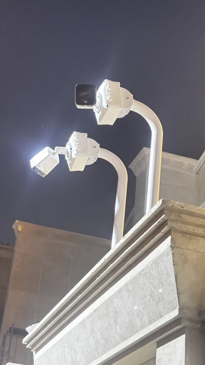 #الحمدالله_و_الشكر
  /
صور من اعمال مكتب الامير لكاميرات المراقبة و الانظمة الامنية 
تم تنصب منظومة كامرات نوع دهوا ip  دقة 8 ميكا و 6 مكيا      فول ليلي نهاري ملون  صوت صوره  عدد 4 في كل بيت   في منطقة زيونة 
 

 
مكتب الامير لكاميرات المراقبة و الانظمة الامنية يوفر لكم الحلول المناسبة و الجودة 🥇🥇في العمل 
مع الضمان على العمل لمدة سنتان 
و ضمان على المواد ايضا سنتان 
متواجدين بكل محافظات العراق الحبيب 
و اكيد عروضنا و الهدايا موجوده 🎁🎁
مع كل نصب 
بوكسات استراحه على عدد الكامرات🎁🎁 
واير hd 🎁🎁
و اسعارنا ماسبة لجميع 💰💰
***********
