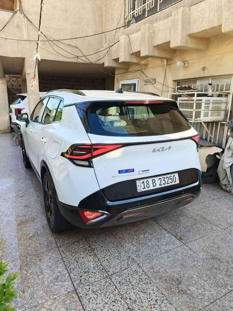 السلام عليكم سبورتاج 2025 زيرو بلاك اديشن كلها بلاك ويل الكبير اسود لامع رقم بابل الدولي كراسي كهرباء جنطه كهرباء شاشه كبيرة متصله تحكمات استيرن دبل لد امامي خلفي محرك 2000 دوش ضمان الدوليه خمس سنوات أربع دبديلات دهن مجاني 
داخل جلد داخل ٣ الالوان شباك بيانو بلاك هندبريك بصمه ٤ انضمه قيادة نورمال وايكو واسبورت مانع للانزلاق اوتو هولد مانع المنحدرات تدفئة كراسي + تدفئة استيرن 
236 وبيهاااا ومجال
الاستفسار 
***********
