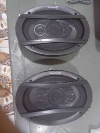 دمام • مضخم صوت سيارة • قطعتين كبار