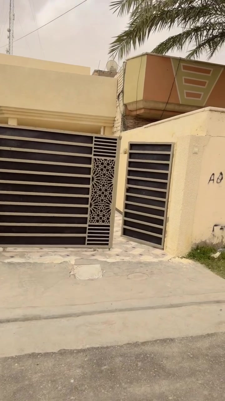 بيت للبيع 265م  سعر ١٨٠ مليون 🏡 👇👇🏠🏡🏘️🏚️ 
المكان بغداد قضاء المحمودية حي   العسكري   
 طابو ملك صرف المنطقة مخدومة مشروع كامل خدمات 
 
اكتب تم بتعليقات يوصلك سعر تلقائي 🏠✅⭕️👇

استفسار او اتصال او زيارة 
مكتب حسين العارضي للوساطة العقارية 
***********
***********
***********
