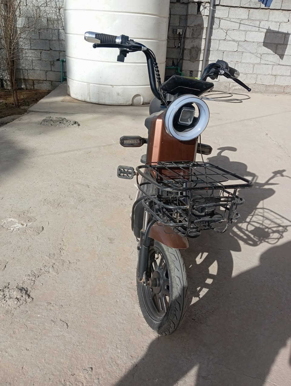 دراجه شحن جديده مكفوله برغي ما مفتوح بيها دراجه اي نقص مابيها كامله سعر 200 مكاني حله قرب شركة الرنه ***********
