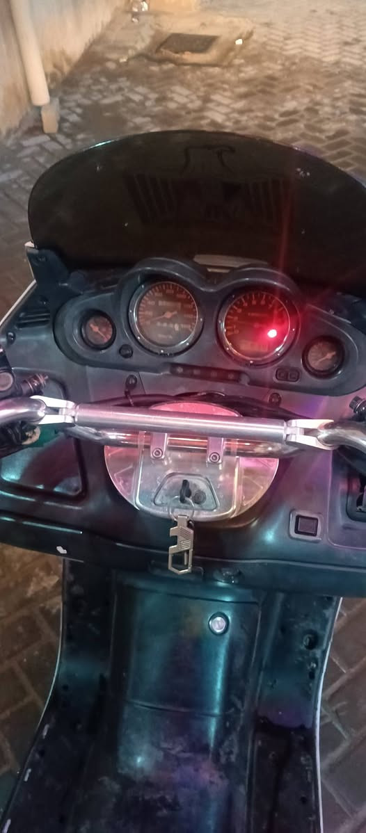 سلام عليكم دراجه 0.6 مراوس بدراجه ماكس نضيفه نضام ABS مانع انزلاق طافيه كاطعه ولف باتري جديد  كهربائيات كلها شغاله فلتر شوته جديد كتف سلف جديد دراجه جاهزه بغداد مدينه الصدر ***********
