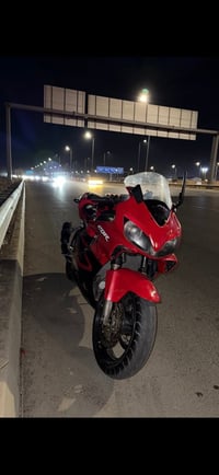 f4i • ٢٠٠٤ • بدون اوراق