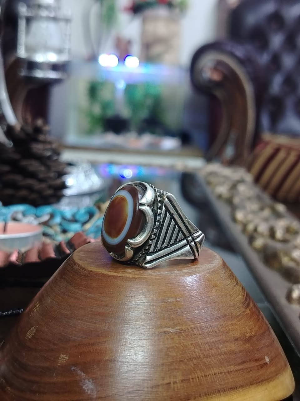 السلام عليكم خاتم جزع بقري
صياغه يدويه ثكيله
يوجد توصيل لجميعً المحافضات
***********
