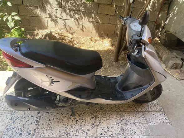 سلام عليكم دراجة بريز نوزل 140 دراجة برغي مامفتوح بيها استخدام شخصي مكان الدراجة جسر ديالى الجديد ***********
