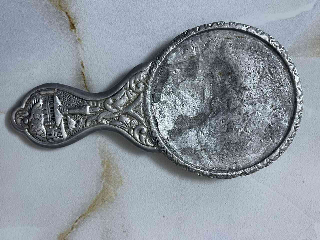 هاي الامرايه تعود إلى سنة 1913 قطعه نادره جدآ جدآ جدآ  للبيع مطليه فضه  اعلى سعر أبيعها اله اني موجود بغداد  الي يحب ياخذها هاذه رقمي ***********
