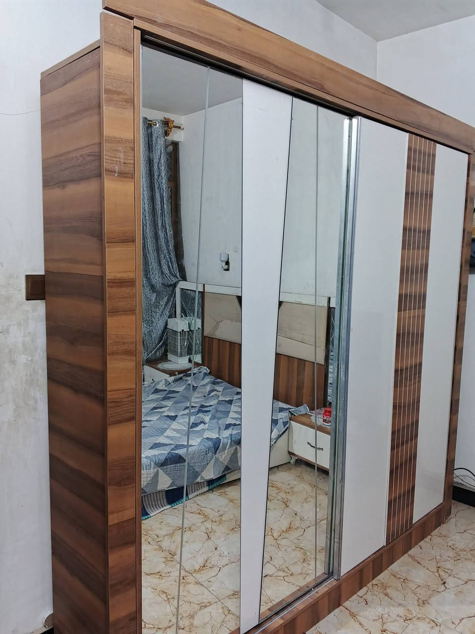 سلام عليكم غرفه نوم تركيه ..للبيع
5قطع لغرفه مال بنيه والله شاهد نضيفه مابيه اي ضرر
والبيع بسبب .. السفر السعر 500وبيه مجال


**إذا كنت صاحب هذا الإعلان وتريد حذفه لأي سبب، رجاءا أرسل رسالة إلى الدعم الفني**