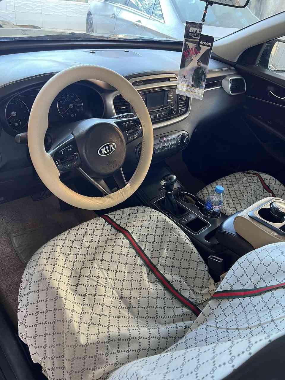 سلام عليكم كيه سورنتو مديل 18 وراد امريكي سياره كفاله عده خشم البنيدً وبارد بل مدكر وموجود صور الحادث محرك ٤ اسلندر سياره حداده تبريد تدفه كامله من جيمع نواحي رقم بصره تحويل ثاني يوم سعر 165وبيه مجال  مكانه بصره للاستفسار اتصل وبيك خير وتدلل ***********
