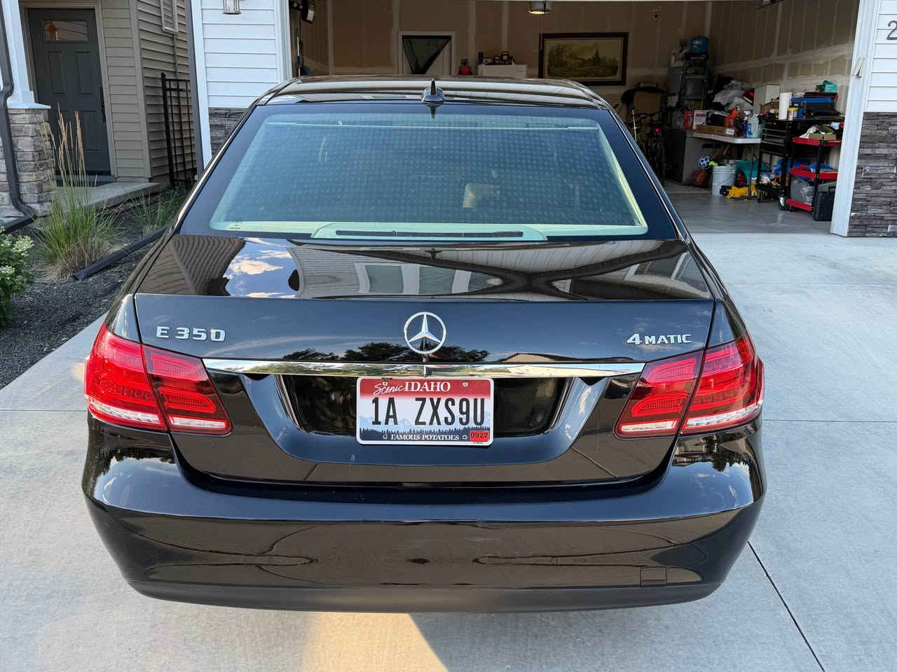I have this car, Mercedes E class 4 MATIC clean title all maintenance on the dealer has no issue drive very smooth. Everything worked perfect if you have any additional question, you can text me. ￼ Meridian, ID


**إذا كنت صاحب هذا الإعلان وتريد حذفه لأي سبب، رجاءا أرسل رسالة إلى الدعم الفني**