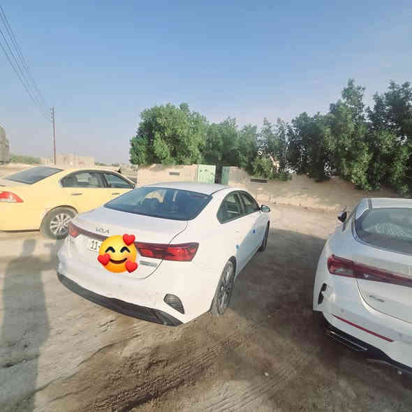 سيراتو مكفولة كفالة عامه رقم بغداد الدولي بأسمي
موديل ٢٠٢٢
 ماشيه ٦٢ ألف 
فول مواصفات ودوشمه وتغليف كامل وشاشه 
السعر ١٧٥$ وبيه مجال بسيط 
 المكان السماوة/ السوير 
للإستفسار على الرقم ***********
