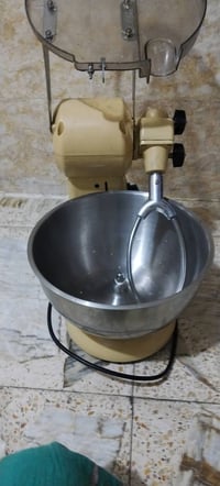 عجانه كلش نضيفه  السعر 160 للتواصل واتساب 07505428973