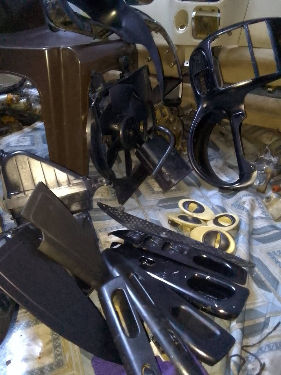 *********** تفصيخ كيو كيو اللي يريد تعال خاص واتساب
