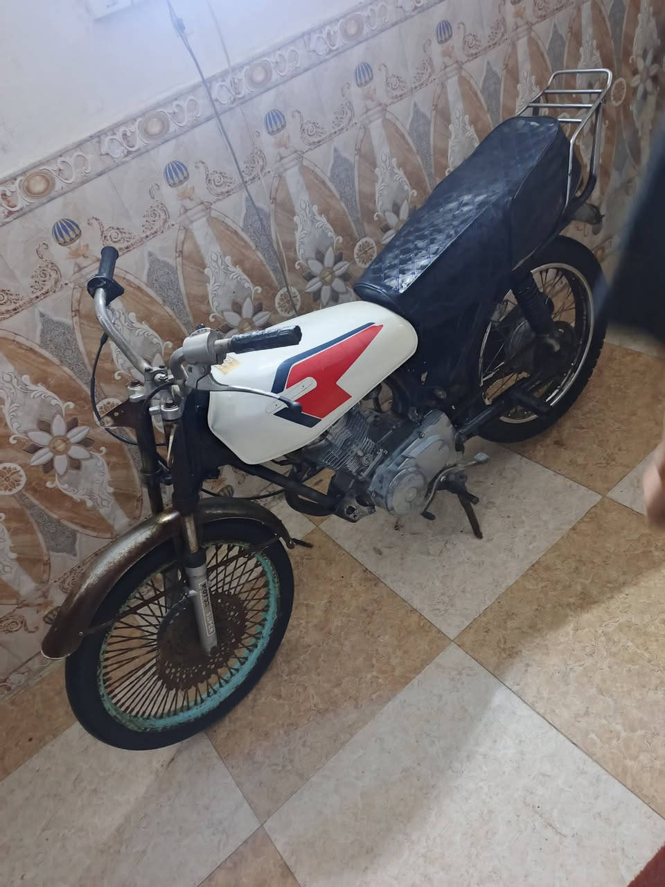 دراجه ايراني للبيع شغاله سعر 175 وبيها مجال مكان بصره الامن داخلي. ***********
