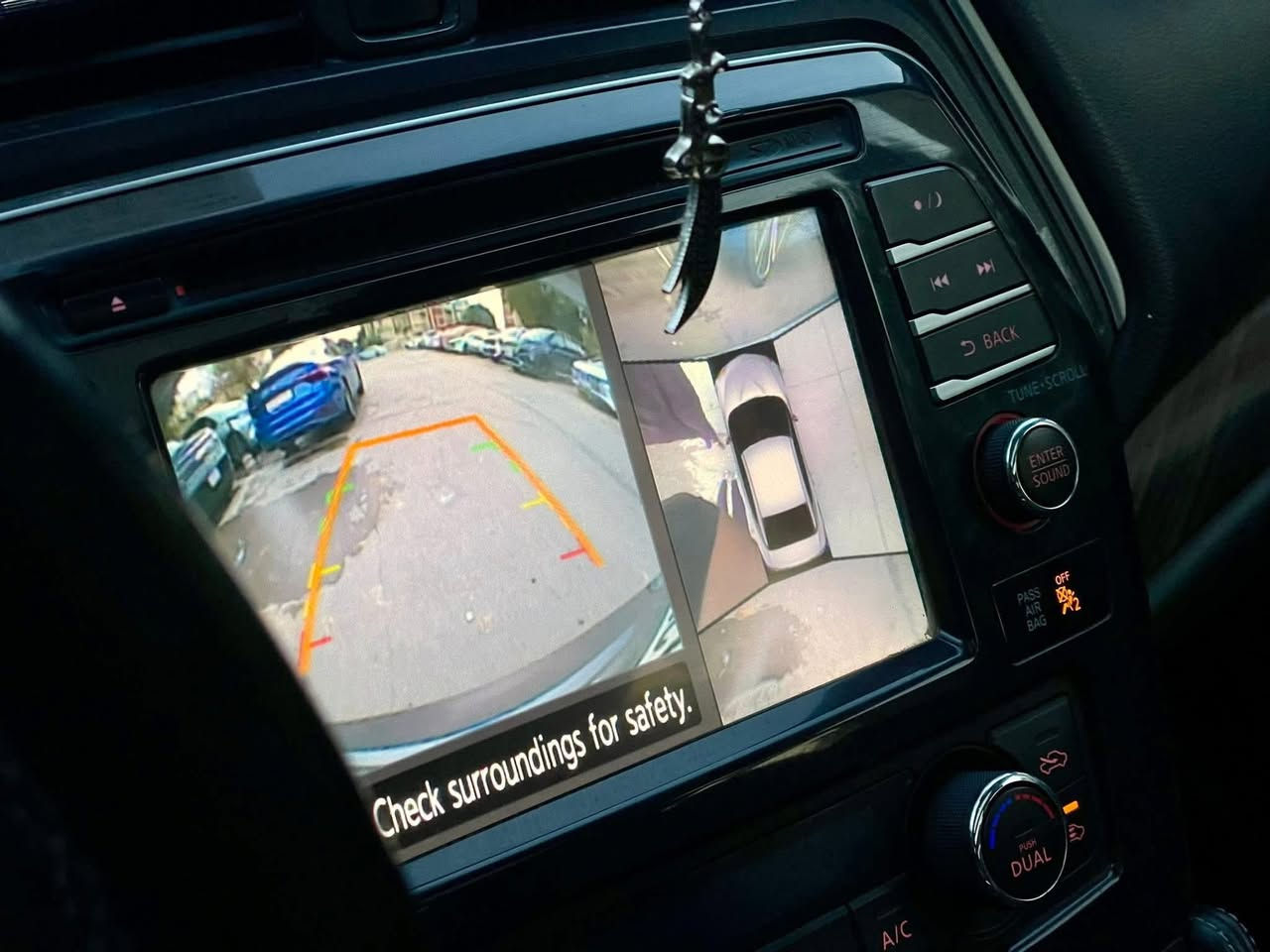 سلام عليكم         بسمي تحويل مباشر 
عندي نيسان التيما   للبيع 
        فوووول مواصفات  بلانتيوم 
تحكمات سنتيرن  بنراما سقف 
5 كامرات   ويل كب كروب   كشنات جلد كهرباء 
    برده خلفي كهرباء 
بي كلش هواي مواصفات موضحه بصور 
صور الحادث مرفقه        
مكان بغداد  كراده مريم 
هاتف ‭0772 256 9823‬          سعر 123 $
