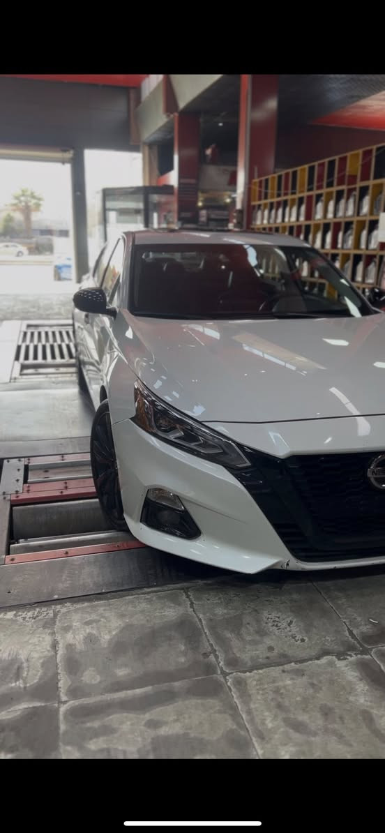 السلام عليكم Altima sr md night2022
المواصفات :
اللون ابيض صدفي 
تشغيل عن بعد 
بصمه ابواب 
تشغيل بصمه 
شفتات سترين وتثبيت السرعه 
فتحة سقف 
تبريد وتدفئة بلكشنات 
كير ومحرك مكفولات بعدهن بحالة الوكالة 
حجم المحرك 2500 
السيارة ماشيه 40 ميل 
السعر 190$ وبيها مجال 
الرقم :***********
مكان السيارة : ديالى
