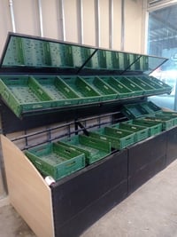 عارضة مخضر نظيفة حالة الجديدة بسعر مناسب التواصل 07736407004 078746697...