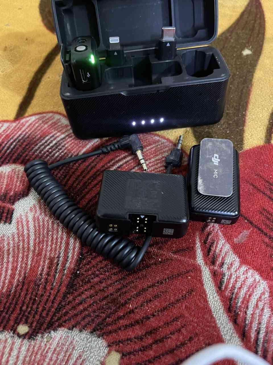 نك مايك dji mic1 للبيع


**إذا كنت صاحب هذا الإعلان وتريد حذفه لأي سبب، رجاءا أرسل رسالة إلى الدعم الفني**