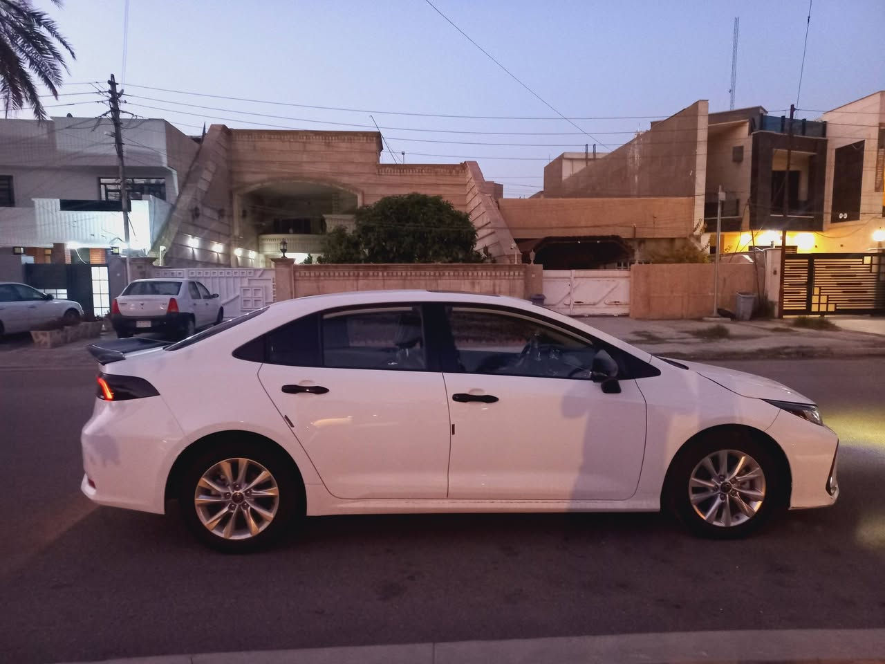 كورلا 2024 ماشيه ٣٥ مكفوله من بارد وصبغ وتبديل فتحه بصمه داخل جلد معروف موصفاته السعر ١٥٠ ورقه بيه مجال بسيط لشراي
عنوان بغداد السيديه 
***********
