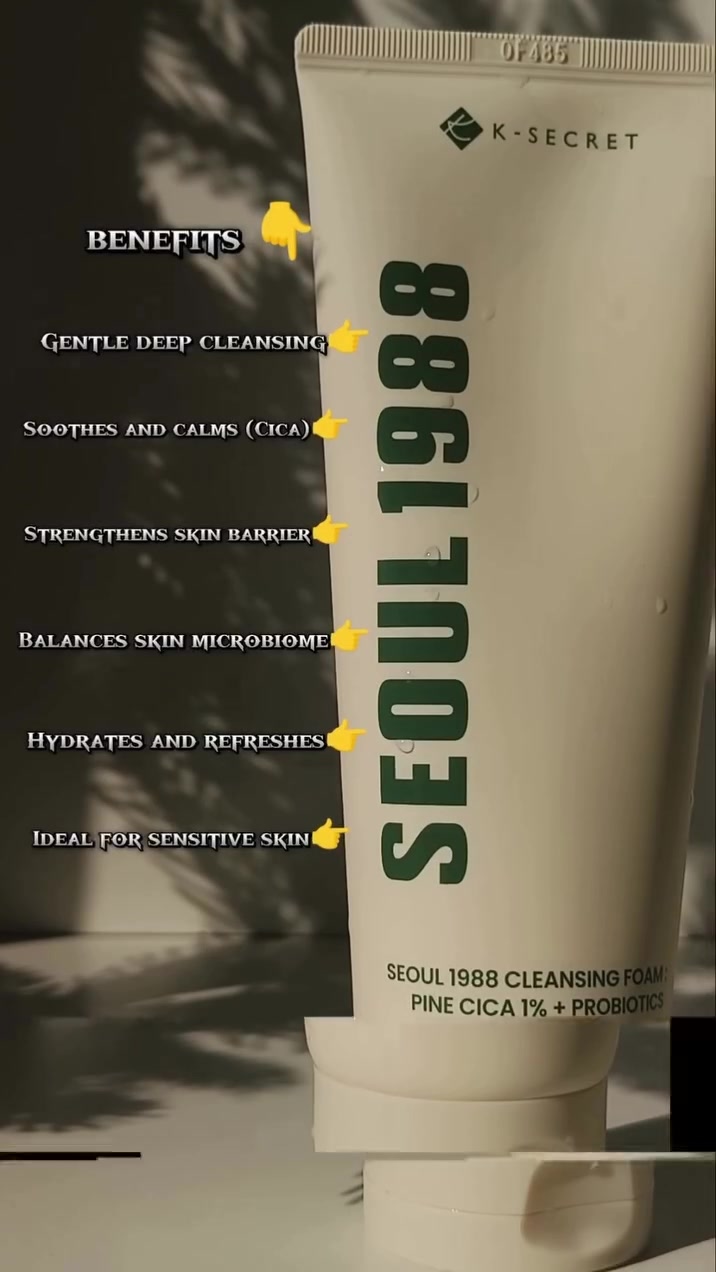 K-SECRET Seoul 1988 Pine Cica 1% + Probiotics 🇰🇷💫
 غسول سيول منظف رغوي لطيف وفعال مصمم خصيصًا للبشرة الدهنية والمعرضة لحب الشباب والحساسة. 
يحتوي على  مركب Pine Cica بنسبة 1%: يجمع بين خلاصة الصنوبر وسينتيلا اسياتيكا (Cica) لتهدئة البشرة المتهيجة وتوفير الترطيب حتى بعد الغسيل.
البروبيوتيك (Bifida Ferment Lysate + Lactobacillus): يساعد على إعادة توازن الميكروبيوم الطبيعي للبشرة وتقوية حاجزها.
حمض الساليسيليك (BHA): يقشر خلايا الجلد الميتة بلطف ويساعد على تنظيف المسام بعمق، مما يجعله فعالًا في معالجة الرؤوس السوداء والبيضاء ومشاكل البشرة. 
يزيل الغسول الشوائب والدهون الزائدة دون تجريد البشرة من رطوبتها الطبيعية. كما أنه مناسب لجميع أنواع البشرة، خاصةً البشرة الحساسة والمعرضة لحب الشباب، وقد تم اختباره من قبل أطباء الجلدية لضمان عدم تهييج البشرة.

الحجز مراسلة الصفحه💌
التـوصيل بغداد 4 ومحافظات 6
لاتنسون تابعون الصفحه حتى توصلكم كل العروض الجديدة🌟
#اكسبلور_فولو_للبيج❤ #عنايه_نهتم_بادق_التفاصيل☺️


**إذا كنت صاحب هذا الإعلان وتريد حذفه لأي سبب، رجاءا أرسل رسالة إلى الدعم الفني**