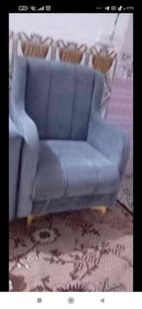 سلام  عليكم  تخم 10 مقعد للبيع سعر ب300 وبيه مجال 07733343473