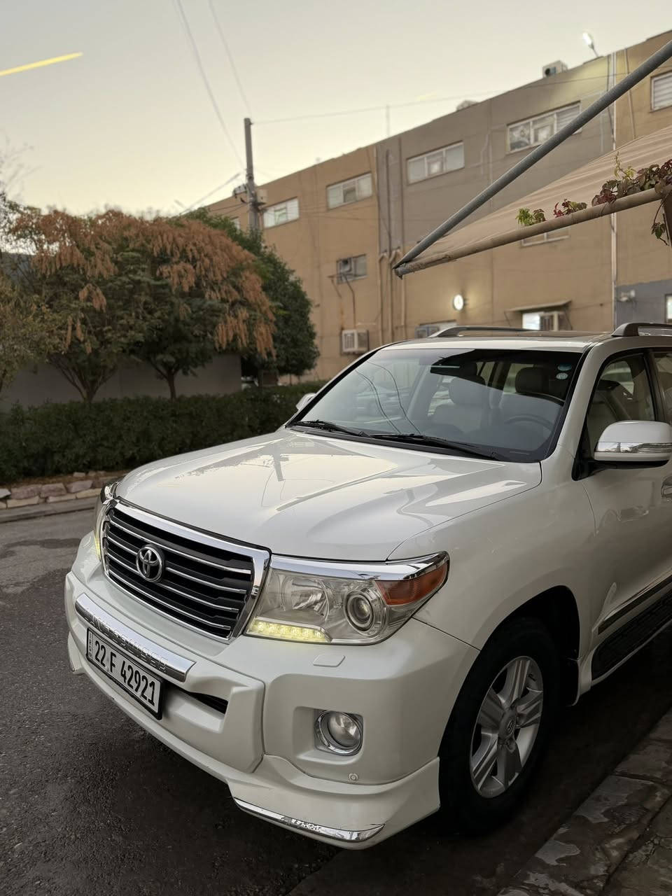 لاندكروز موديل 2013 
بريم اصل 
ماشيه 107 الف حقي
فول مواصفات 
حساس امامي خلفي 
مري شفط +قلاب 
تخم تاير جديد 
السياره مكفوله كفاله عامه 
رقم اربيل بسمي تحويل ثاني يوم
***********
