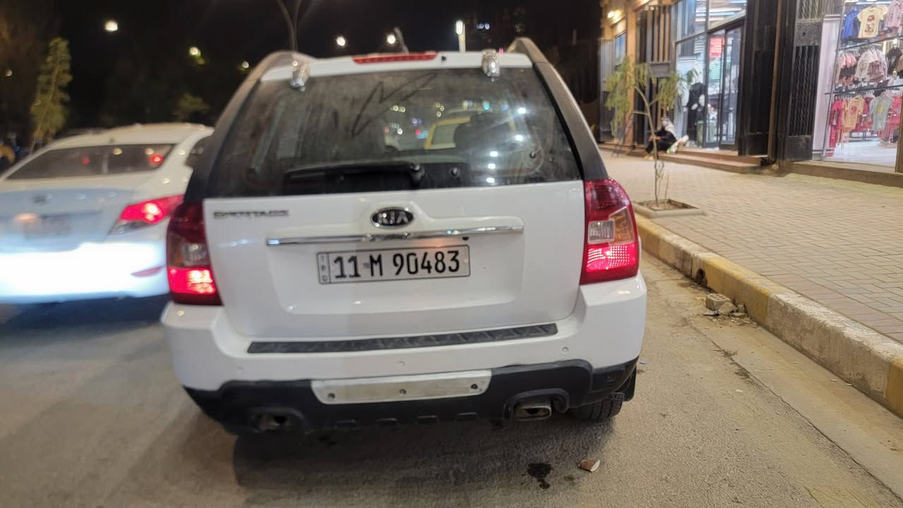 ***********
سبورتج  موديل 10 خليجي  رقم بغداد انكليزي تحويل مباشر بسمك مكينه 2000   بيه 3 قطع صبغ  

 مكاني بالحله  السعر 86
