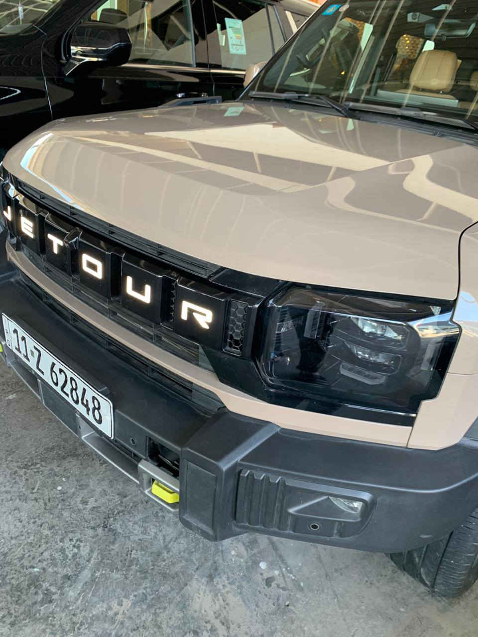 جيتور T2  موديل 2025
وكالة هارلم  رقم بغداد الجديد 

المواصفات 👇🏻: 
🔹بانوراما 
🔹حساسات امامي خلفي
🔹كامرات 360 
ماشيه 18 الف كيلو  متر 
🔹كشنات جلد 
🔹تبريد قطعتين 
🔹شاشة عرض حجم كبيرة 
🔹ثلاجة 
🔹تشغيل عن بعد وبصمة عدد 2 
🔹انعكاس الشاشة 
🔹منفذ 2 USB
🔹مصابيح LED كافة السيارة
🔹ناقل حركة 7 سرعات
🔹منفذ تايب سي
🔹اوامر وتحكمات صوتية
🔹مثبت سرعة 
🔹محرك 2000 تيربو اقتصادية بمعنة الكلمة
🔹داخل السيارة زيتوني رياضي وكشنات جلد رياضي
🔹نظام مراقبة ضغط الاطارات
🔹ضمان 6 سنوات للسيارة و10 سنوات للمكينة والكير 

مكان السيارة بغداد الكرخ 

***********
🔹
