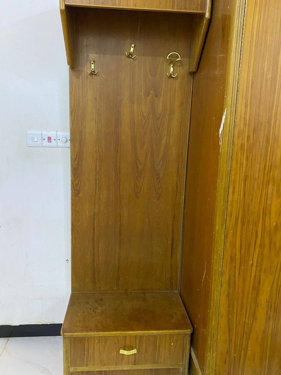 السلام عليكم عندي هي الغرف للبيع صاج وجه وكفه سعر٦٠٠ كلش نضيفه ***********
