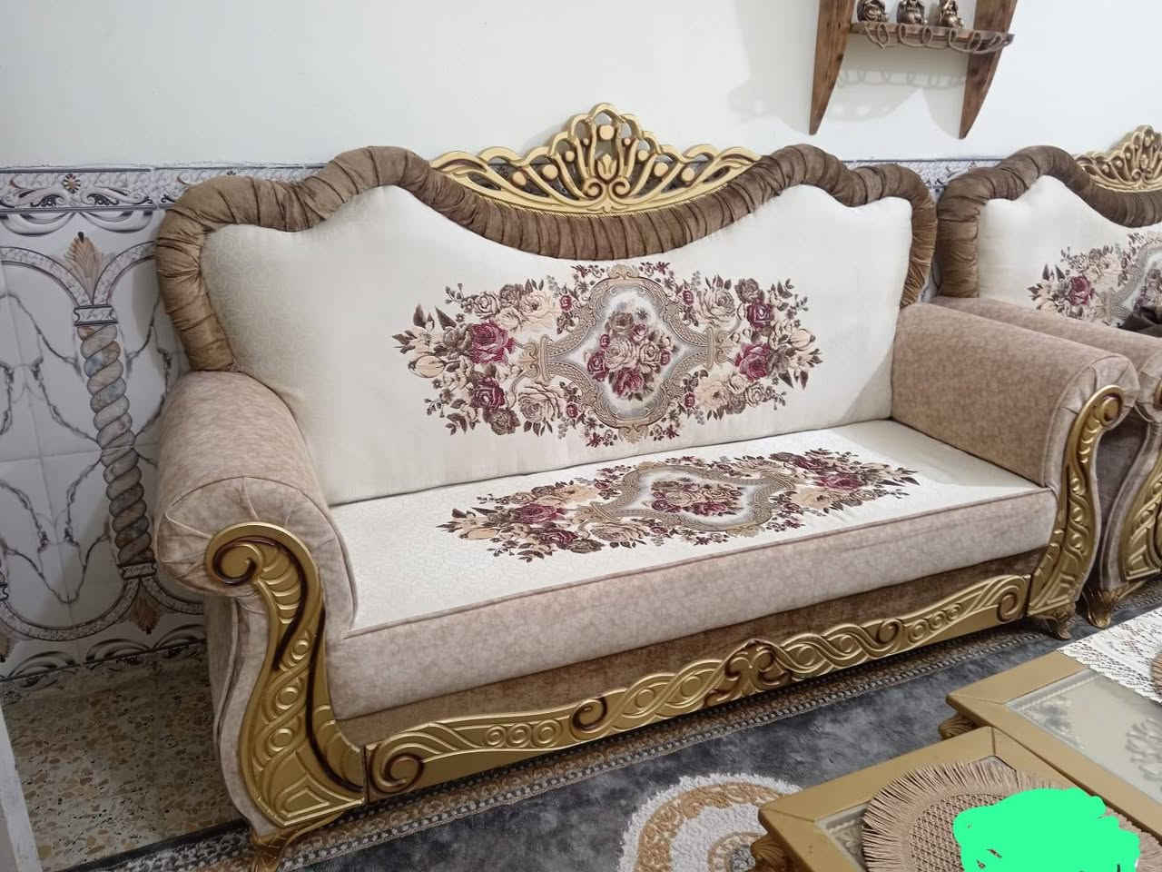 طخم ملكي للبيع خمس قطع عشر مقاعد مكانه لمجر *********** لتصال على هذا لرقم
