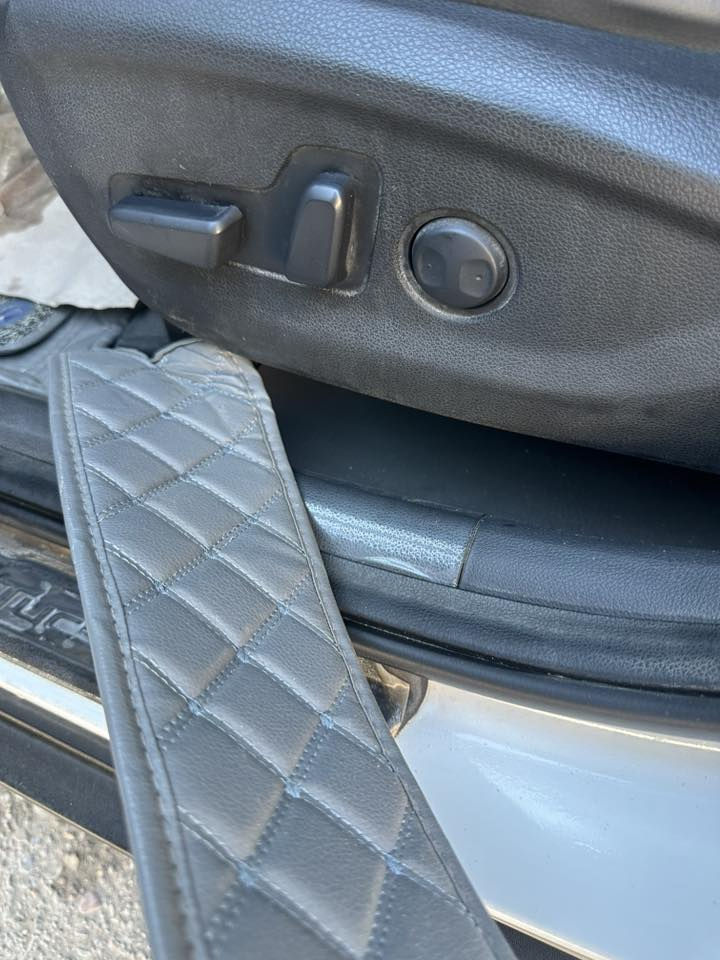 توسان خليجي ٢٠٢٠ وكالة الكاصد فول مواصفات عدى البانوراما 
ماشية 74000 حقيقي على ايدينا 
استلام شركة مكفولة بدون صبغ ولا تبديل ولا فتح ولا حالوب فقط ( بارد مقدار ٤ اصابع ) بذيل الباب الخلفي اثر فتحت باب ومعدل بي دي ار ما مبين نهائي(( بأسمي )) رقم بغداد الدولي الجديد مجدد سنوية لغاية ٢٠٣٠ وهزة جديدة //// 🟢السعر ٢١٠ وبي مجال 🟢
مكينة وكير مكفولة بدون فتح 
مكينة ٢٠٠٠ دوش خمس عدسات زنون ولايت دوار ولد نهاري امامي وخلفي
بصمة تشغيل وبصمة ابواب 
مري شفط واشارة بالمري وترحيب انارة بالبوب 
حساس امامي وخلفي 
كاميرا خلفي وكاميرا امامي تسجيل
كشنات كهرباء وداخل جلد وارضية مغلفة جلد 
سبير الشركة والكتلوكات على وضع الشركة
شحن واير  لس تلفون ومداخل يو اس بي
مود ادرايف /// وضعيات قيادة
مكاني بغداد الاعظمية ***********
