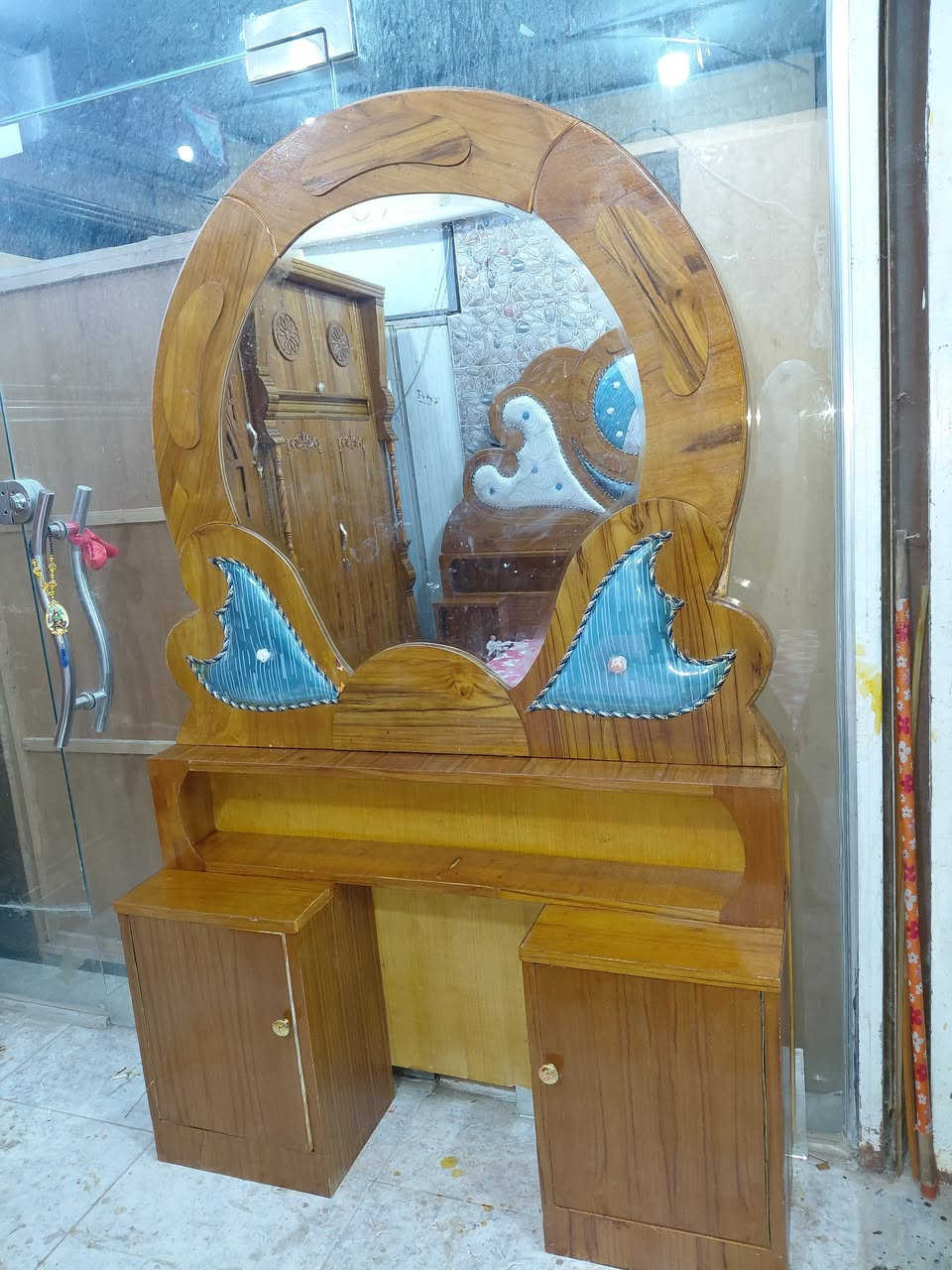 غرفه نوم ام السته طابقين داخل وخارج صاج ضهر جرجوبه زاويه كنتوري رتفاع الكنتور عنوانه كوت حي الجهاد شارع النجارين نجارة ومعرض الحجامي الاتصال او مراسلة الصفحه ***********
