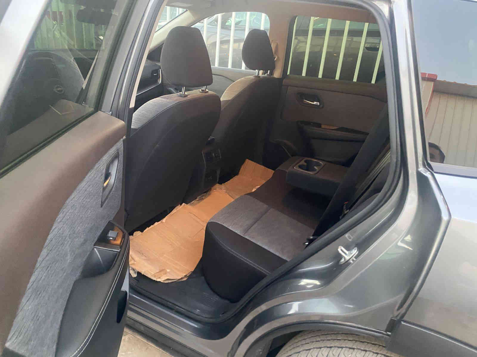 سلام عليكم 
نيسان روج ٢٠٢٣ محرك ٣ سلنندر تيربو 
مواصفات اس في وبيها انضمه قياده 
شويه ةعلى من ال sv يكولون عليها بلص المهم 
مضررها شبر بنيد صبغ فقط
ايرباكات ماطاكه كله سليم 
ماشيه ٦٠٠٠ الف ميل 
رقم اربيل بسمي 
بعدها جديده السياره 
سعرها ١٩٠ ورقه 
اريد مراوس ويه باتفندر مواصفات عاليه ماريد اس في وتحياتي للكل 
***********
