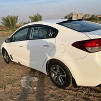 كيا سيراتو 2017محرك 2000دوش رقم بغداد للتواصل 07707494666