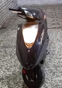 بريز للبيع سعرها 500 قابله للتفاوض مكاني مدينه الصدر 07737213120
