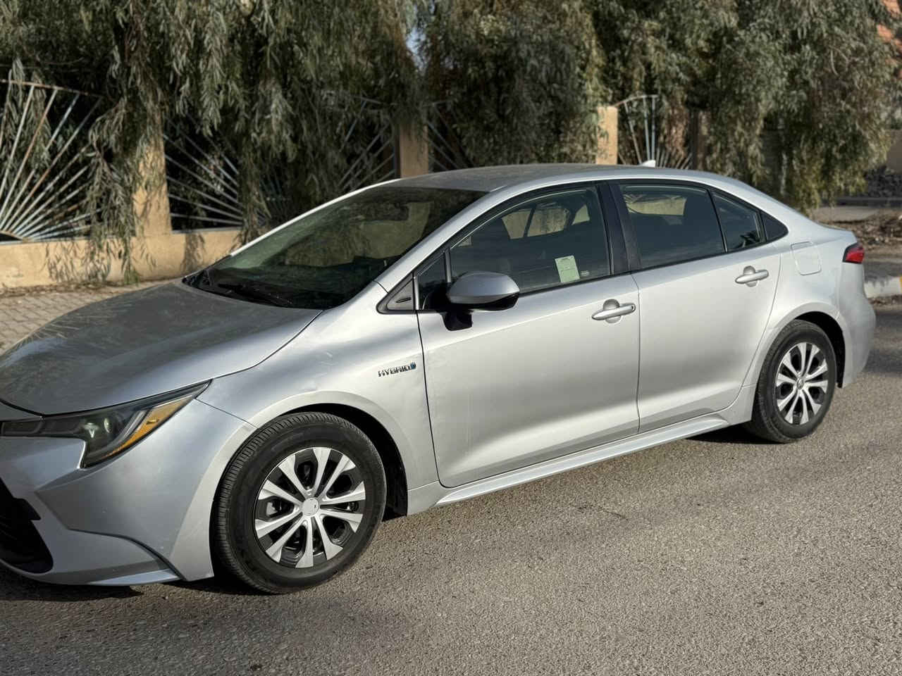 السلام عليكم / كورلا 2021 وارد امريكي هايبرد وبانزين /رقم بغداد تحويل مباشر / حادثها بنيد فقط / وسونار موضح بلمنشور / مواصفاتها بصمه ويل كب تبريد لمس شاشه ديجتل شاشه كبيره رادار امامي / كير محرك كفاله ماشيه 65 / السعر 135 بيها مجال / ***********
