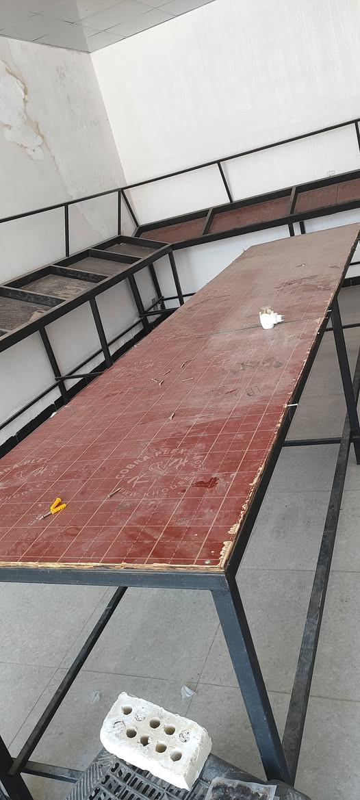 السلام عليكم ميوزة فواكه وخضار للبيع طول الميز الواحد 4 متر مكان بغداد الغزالية 
 للاستفسار الاتصال ***********
