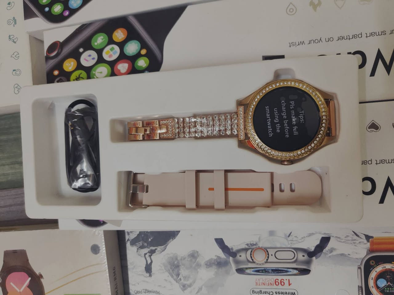 السلام عليكم متوفر جميع انواع الساعات للمهتم ابيع شلع اومفرد العدد 75 ساعه سمارت ولكتروني وباهم ايبادات وجهاز العاب الي مهتم يجي خاص وبل خدمه السكن بغداد الشعله هاتف ***********
