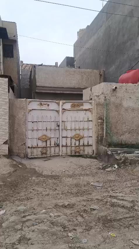 بيت او قطعه للبيع في حي الشهداء خلف مول اهل الخير طهمازيه مساحه 110متر بسعر مناسب جدا...
البيت طابو صرف باسم شخص واحد تحويل مباشر..

البيت يتكون من طابق واحد 
( مطبخ . صاله . استقبال. غرفه نوم واحده . صحيات داخليه وخارجيه . طارمه .).....📍
موقع البيت جيد جدا يقع على شارع عرضه 10 متر...📍
موهل للتبليط مستقبلا 📍
للاستفسار اكثر المراسله على الخاص او الاتصال على الرقم 
***********
