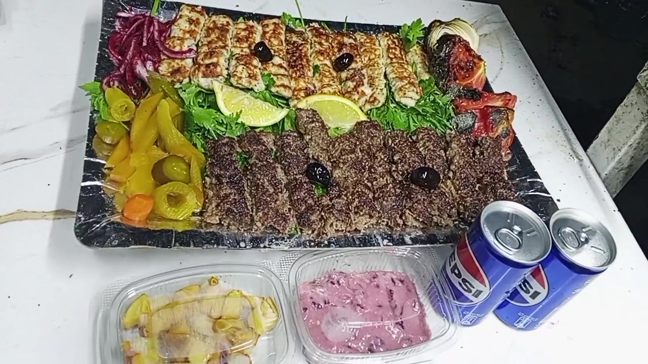 اللهم صل على محمد وال محمد
العروض مستمرة مشاوي الزبيدي 

صينيه كباب لحم  مع ببسي مقبلات20 شيش/ 12 الف 
صينيه كباب الدجاج مع ببسي مقبلات20 شيش /12
 الف 
صينيه اجنحه ذبح دجاج مع المقبلات /12 الف
 صينيه تكه دجاج مع المقبلات مع الببسي/12 الف 
صينيه معلاك مع المقبلات مع الببسي / 20 الف
صينيه دجاج ذبح مع المقبلات /12 الف

العنوان الاربع تالاف قرب صياغه سيد صفاء /*********** واتساب
(توصيل الف دينار داخل المنطقه)
