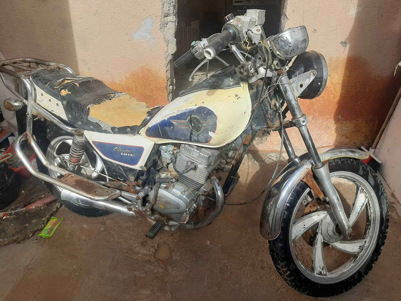 دراجة للبيع اوراق موديل 15 كلها شغالة مال جناي ب400وبيها مجال للطيبين شراي تعال خاص مكاني شطرة


**إذا كنت صاحب هذا الإعلان وتريد حذفه لأي سبب، رجاءا أرسل رسالة إلى الدعم الفني**