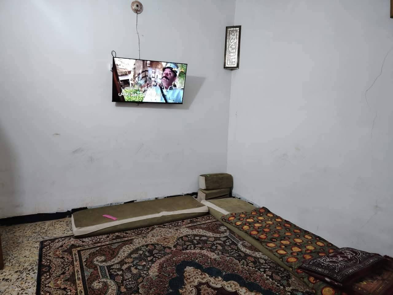 بيت للبيع 100م براكيه شارع المعمل خلف مدرسه الازدهار يبعد عن الشارع العام 200م 20* 5 بناء طابوق السقف والاساس كونكريت الارضيه كاشي سند 25 طابو زراعي الاستفسار ***********
