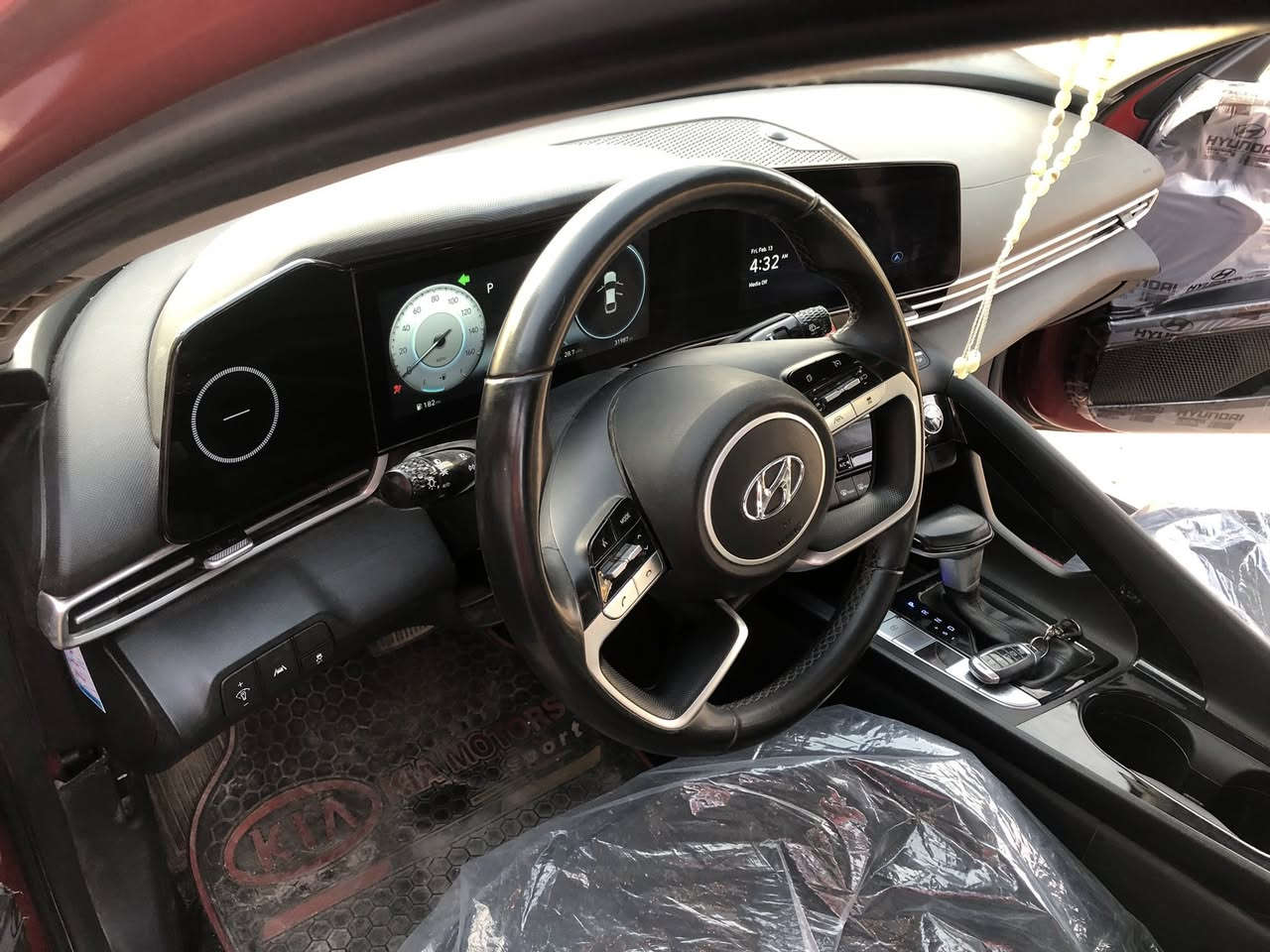 ‎السلام عليكم  شراي يتصل
‎ 32 هونداي النترا امريكي  ماشية

‎السيارة بأسمي اني المستورد ورقم بغداد ثاني يوم وبيه م

‎مواصفات

‎🛑محرك 2000 Doch دوش

‎🛑 بصمه تشغيل وجنطه بصمة

‎🛑تشغيل عن بعد ⚡️

‎🛑صندوق ذكي يفتح عند الاقتراب 🚶🏻‍♂️

‎🛑كامره دوراه 

‎🛑شاشة لمس متصله مع عداد دجتال 

‎تدعم نظام Android Auto +Car play 

‎🛑رادارات 360 درجه

‎ 🛑رادار جانبي النقطه العمياء ⚠️

‎🛑رادار خلفي ‼️

‎🛑رادار امامي ❗️

‎🛑تحديد مسار+ سياقة آليه

‎🛑توقف ذاتي 🚳 عند الاقتراب من سياره 

‎‏🛑‎فول تحكم ستيرن

‎🛑 هاند بريك كهربائي ⚡️ 

‎🛑كشنات تدفئه ♨️

‎🛑كروز مثبت سرعه 

‎🛑‏ تبريد شاشه بيانو منفصل 

‎🛑ثلاث وضعيات قيادة 

‎🛑‏Smart‏-Sport-Normal

‎🛑اوتو هولد 

‎🛑منافذ Usp /Aux /12v

‎‏‎🛑نظام ABS/مانع انزلاق

‎🛑شاشه ظبط بل دشبول

‎‏‎🛑 حساس اطارات

‎‏🛑‎ویل کب كروم 17

‎ مكاني
بغداد الحسينية 
السعر 145$
***********
