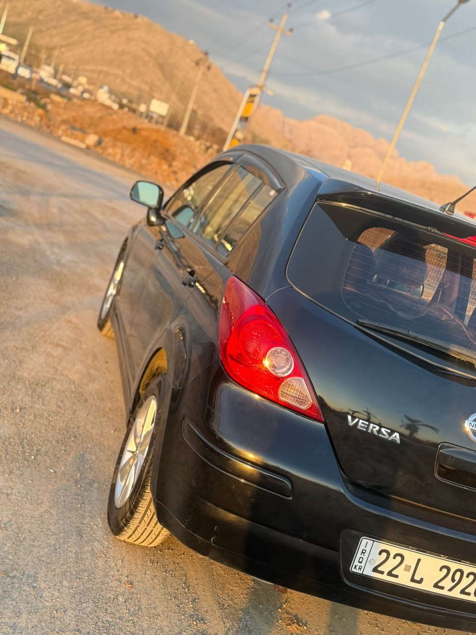 ڤێرسا 2012 سەیارەکە سێ پارچەی بۆیاخە بێ ناو بێ داخلی سەنەوی نوێیە  گێڕو مەکینە بەشەرت  ٤تایەی تازەی لەژێرە  
ڕەقەم /*********** سحر٨٨گەڵا السليمانية, العراق
