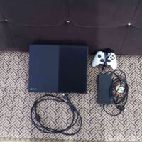 بلي إكس بوكس 1اس لبيع السعر 140بي مجال السفسر  رقم 07994360070