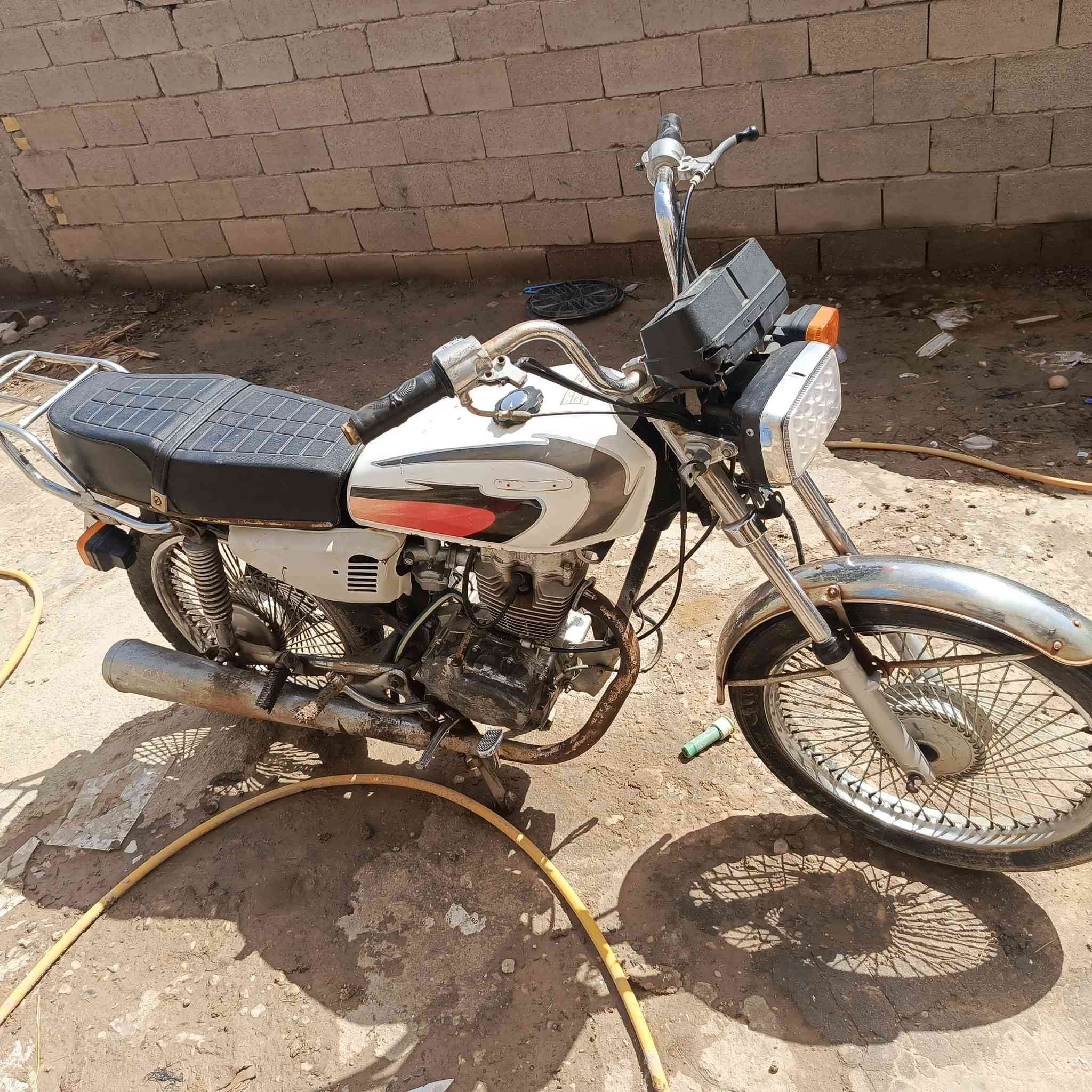 سلام عليكم دراجه للبيع مكينه اراشه مديل 18سعر/250قفل دراجه عطلها بس ولفات ورقها ضايعه


**إذا كنت صاحب هذا الإعلان وتريد حذفه لأي سبب، رجاءا أرسل رسالة إلى الدعم الفني**