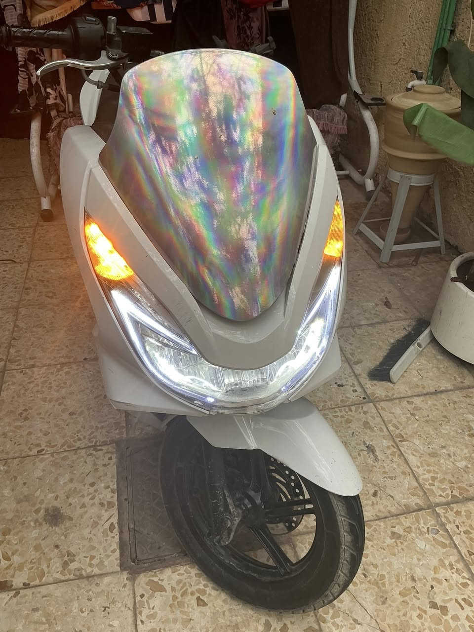 السلام عليكم دراجه بي سي اكس ياباني JF م
موديل 2018 وبيه ادامه كامله للكلجات يم بيت ياسر بالشعب 

شلعه معدل 120

والجامه هاي محد مسويه ليزريه تضرب بالشمس 

لون ابيض صدفي 

ماشيه 45 الف

فيتبم ونوزل جدد شادهن 

طسه ناعمه 

دسكات جدد بريكك بل مكان بلك اصلي فحمي 

مكاني بغداد سعر 1650 بيه مجال حك جيه

*********** وتساب فقط
