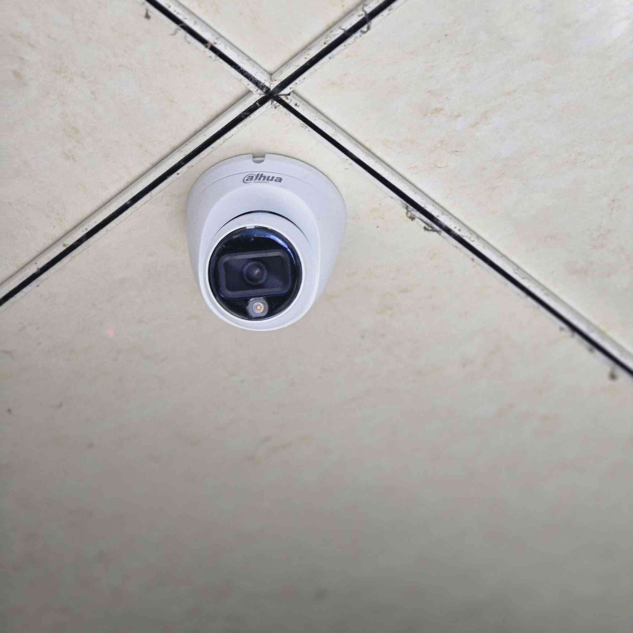 يالله....والحمدلله
تم بفضل الله . تنصيب منظومة كاميرات دهوا عدد 8 
بدقة 2mp 
في ناحية أبو صيدا /ديالى 
***********
***********
