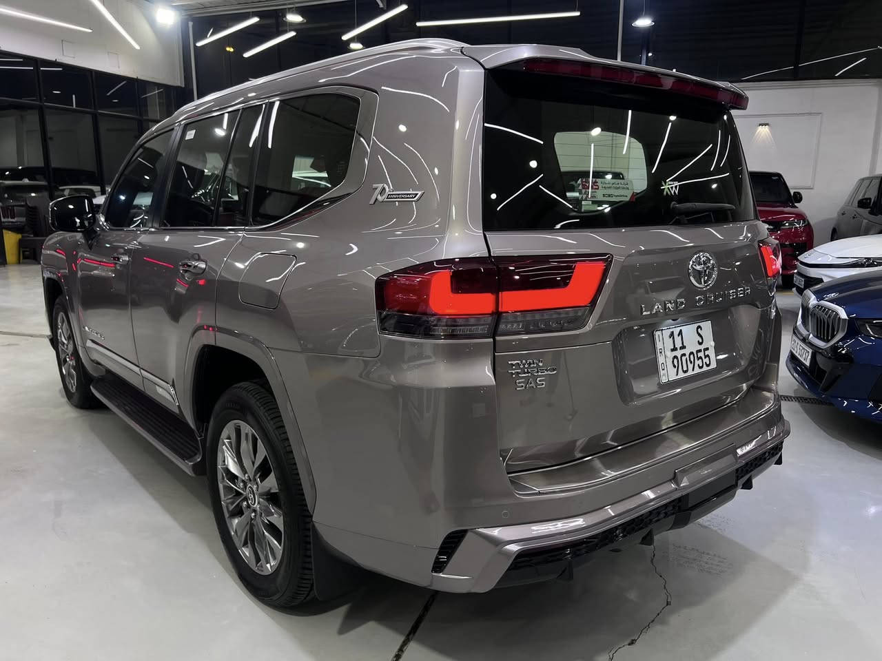 لاندكروز VX.R
2022 ساز
ماشية 42,000 كيلو
صبغ قليل بباب الصدر فقط بدون ضربة
رقم بغداد 
السعر 69,000$ 
مكانها بغداد نفق الشرطة 
***********
