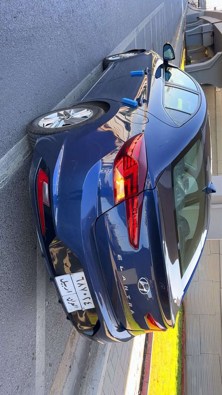 لنترا ١٩ شكل المرغوب كير اي تي
محرك ٢٠٠٠ دوش 
فتحه بصمه فول 
جميع الارباك سليم 
لون ممييز بنفسجي 
جاملغ وبنيد بدون داخل بدونً ارباك 
بسمي تحويل مباشر
جديده وعليها ادامه كامله
*********** اتصال
***********٤  وتساب
١٣٥ سعرها اخواني فول مواصفات 
مكاني بغداد قرب جسر ١٤ رمضان
